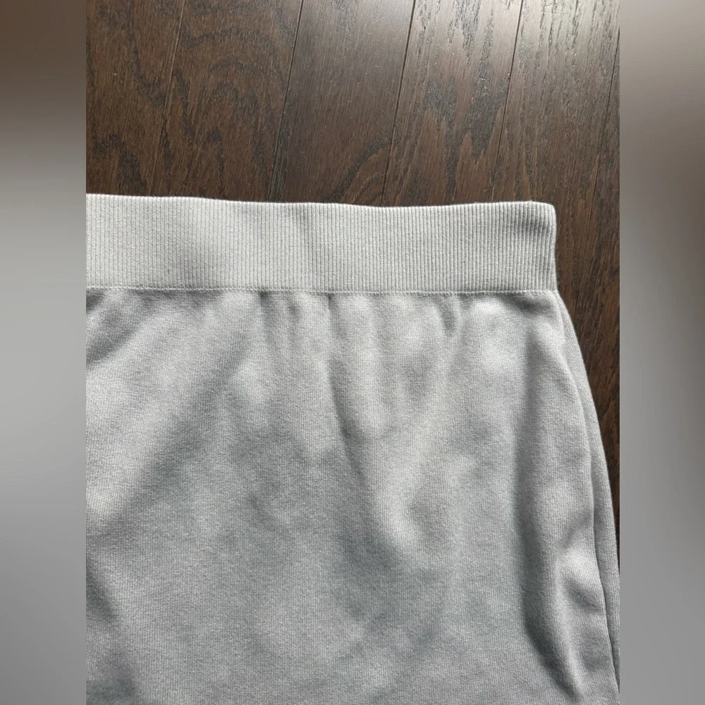 Banana Republic Shine Mini Sweater Skirt Size Small Silver Pull On Knit